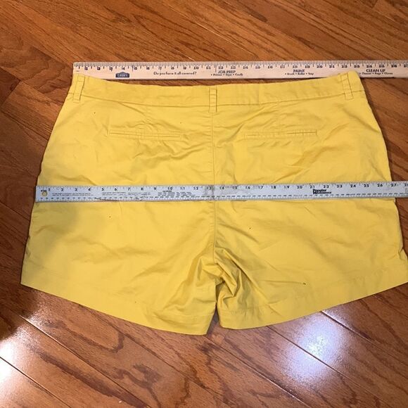 Old Navy size 22 mid rise mustard color shorts - Picture 3 of 8